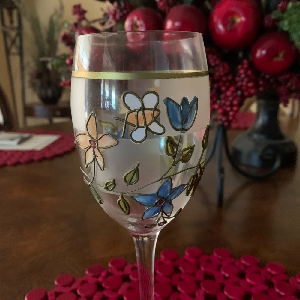 PAIR OF WIRE FROSTED GLASS HAND-PAINTED TEXTURED WINE GLASSES